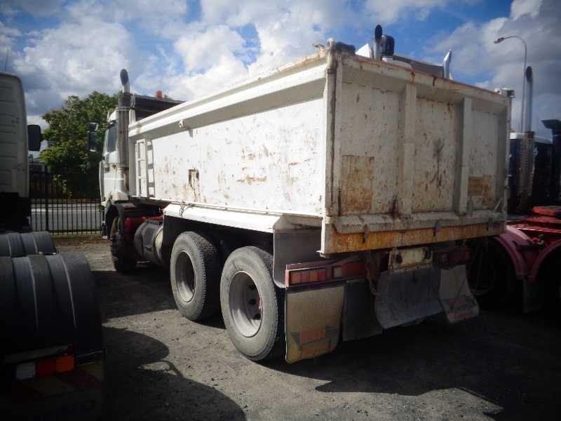 1996 MACK MANAGER MANAGER MANAGER Truck