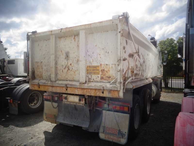 1996 MACK MANAGER MANAGER MANAGER Truck