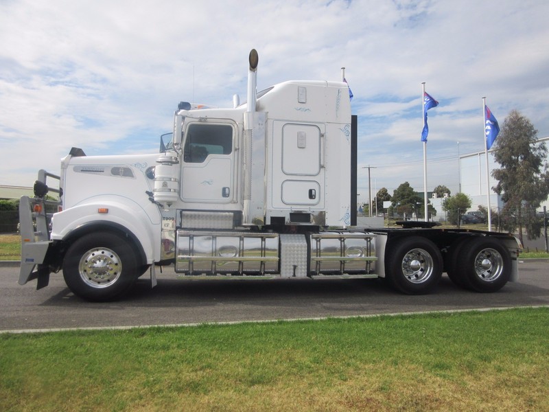 2014 KENWORTH T909 50& AERO BUNK E5 CUMMINS T909 TRUCK JTFD4059761