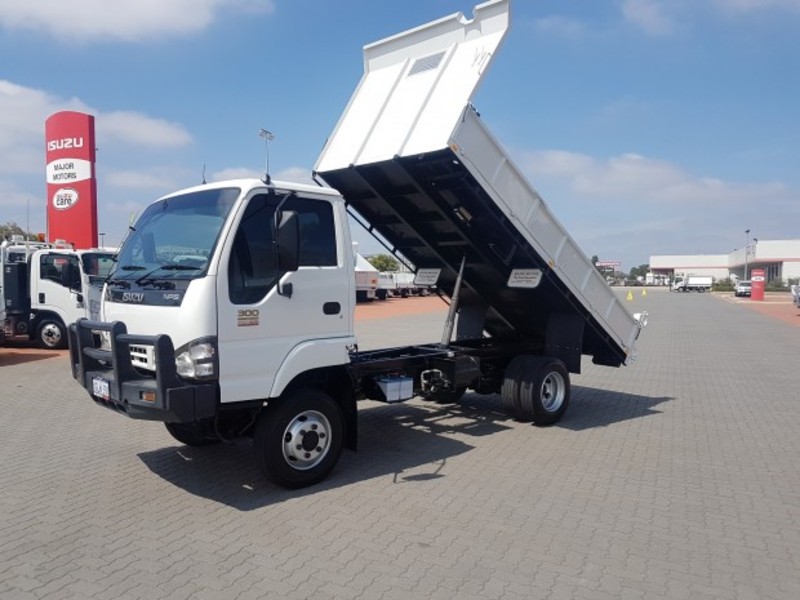 2006 ISUZU NPS300 4X4 3 TON