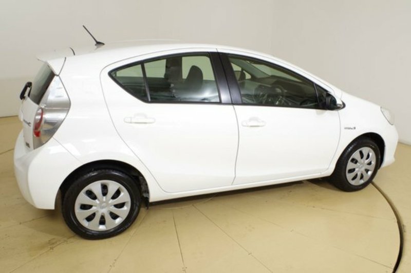 2012 TOYOTA PRIUS-C HYBRID NHP10R