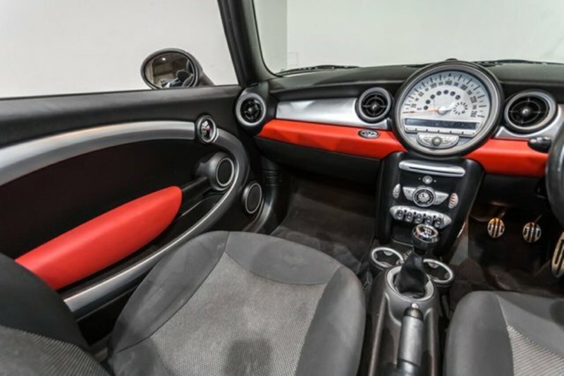 2010 MINI COOPER CABRIO R57 MY11