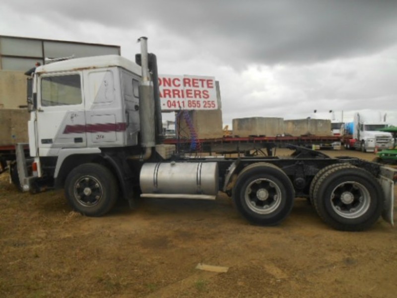 1986 VOLVO F10 F10 Truck