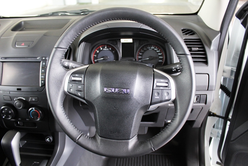 2017 ISUZU D-MAX SX