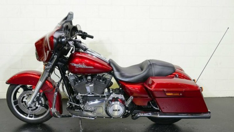 2012 HARLEY-DAVIDSON 1700CC FLHX STREET GLIDE MY12