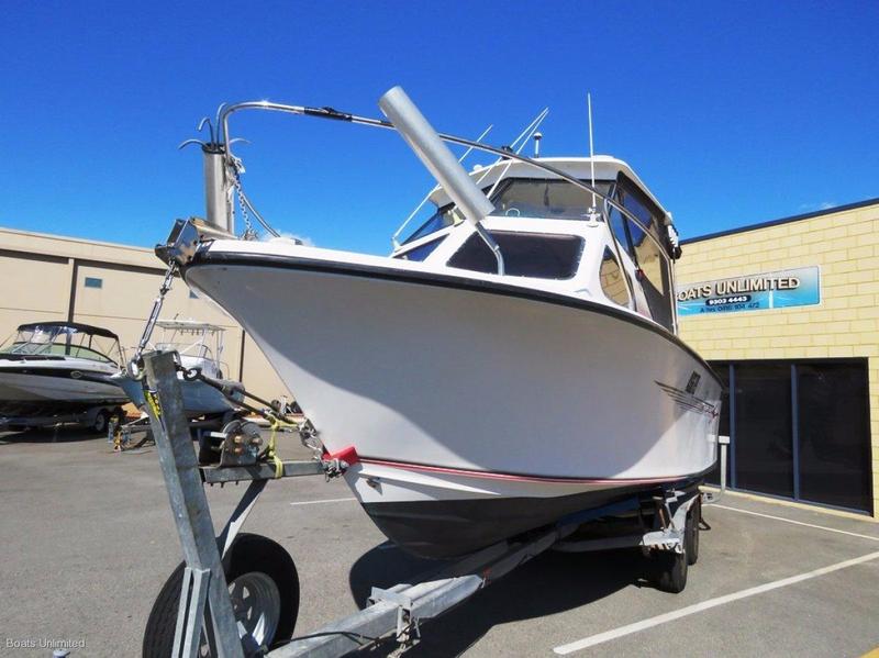 CHIVERS 21'6 SPORTS FISHERMAN BEST RIDING HUGE DECK BTFD3872980