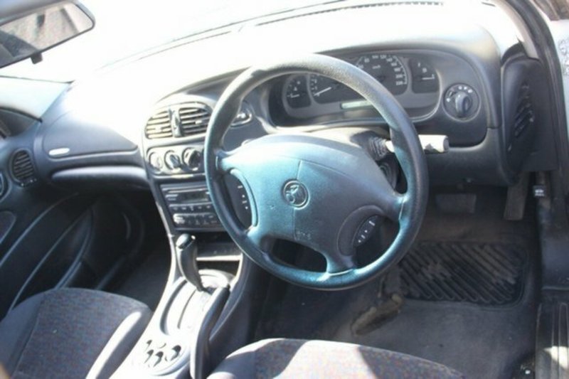 2002 HOLDEN COMMODORE EXECUTIVE VXII