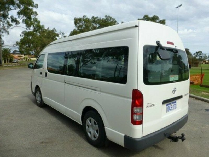 2009 TOYOTA HIACE Commuter High Roof Super KDH223R MY10