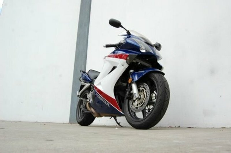 4x NGK Zündkerzen Für Honda 800cc VFR800F-W K2 > Fi Vtec