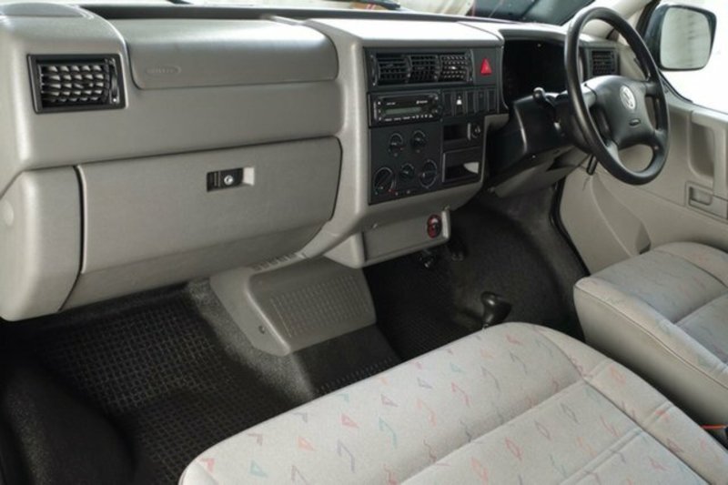 2003 VOLKSWAGEN TRANSPORTER (SWB) T4