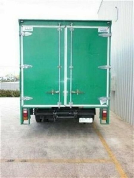 2006 ISUZU Truck