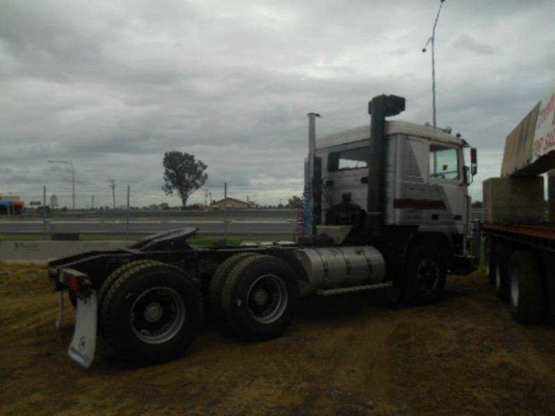 1986 VOLVO F10 F10 Truck