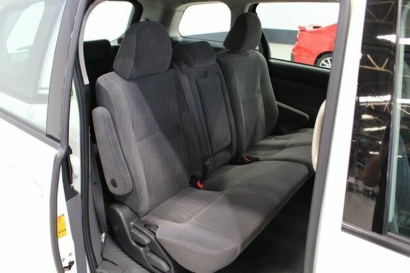 2010 TOYOTA TARAGO GLi ACR50R MY09