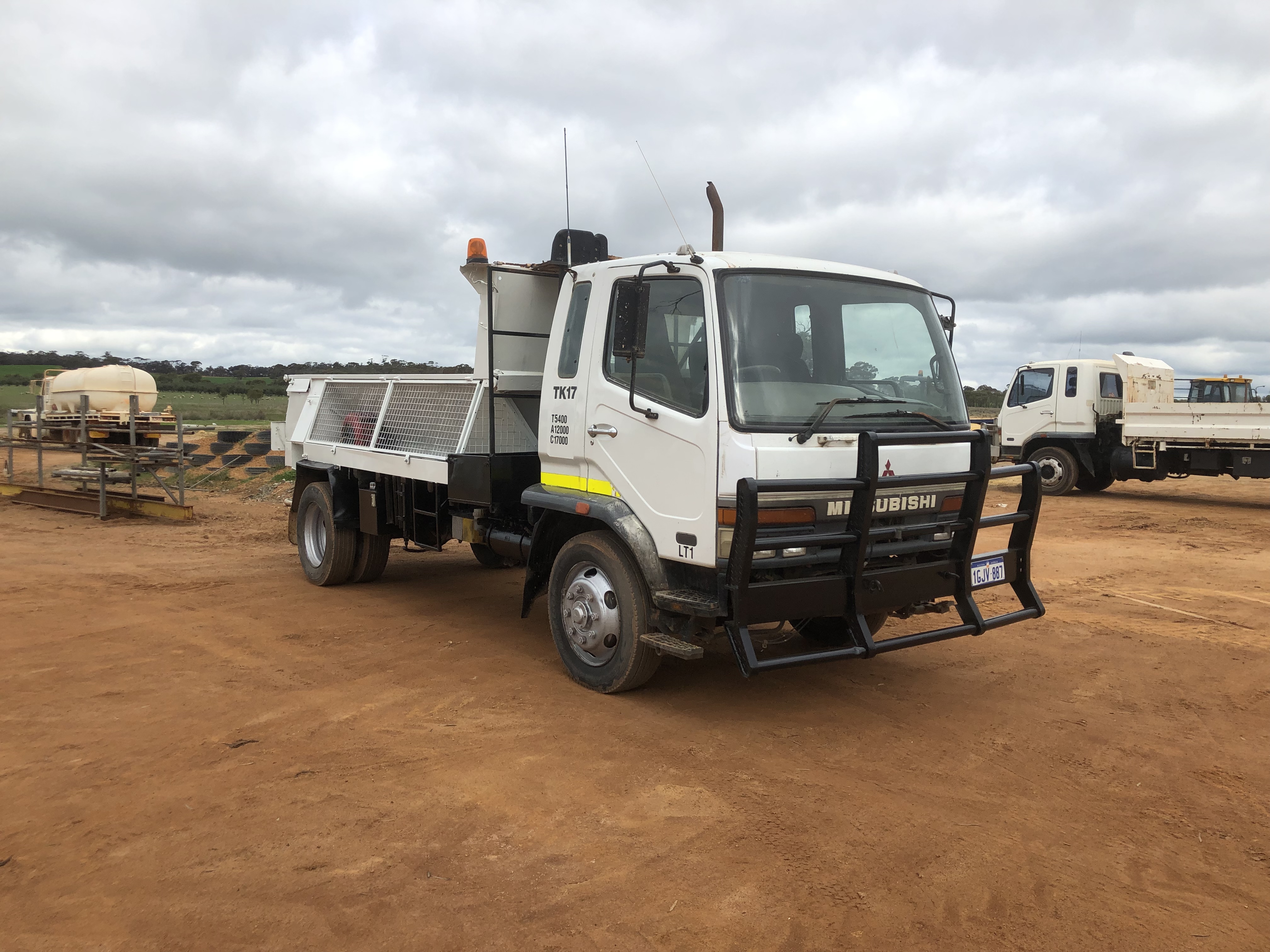 2000 mitsubishi fighter flocon fk600