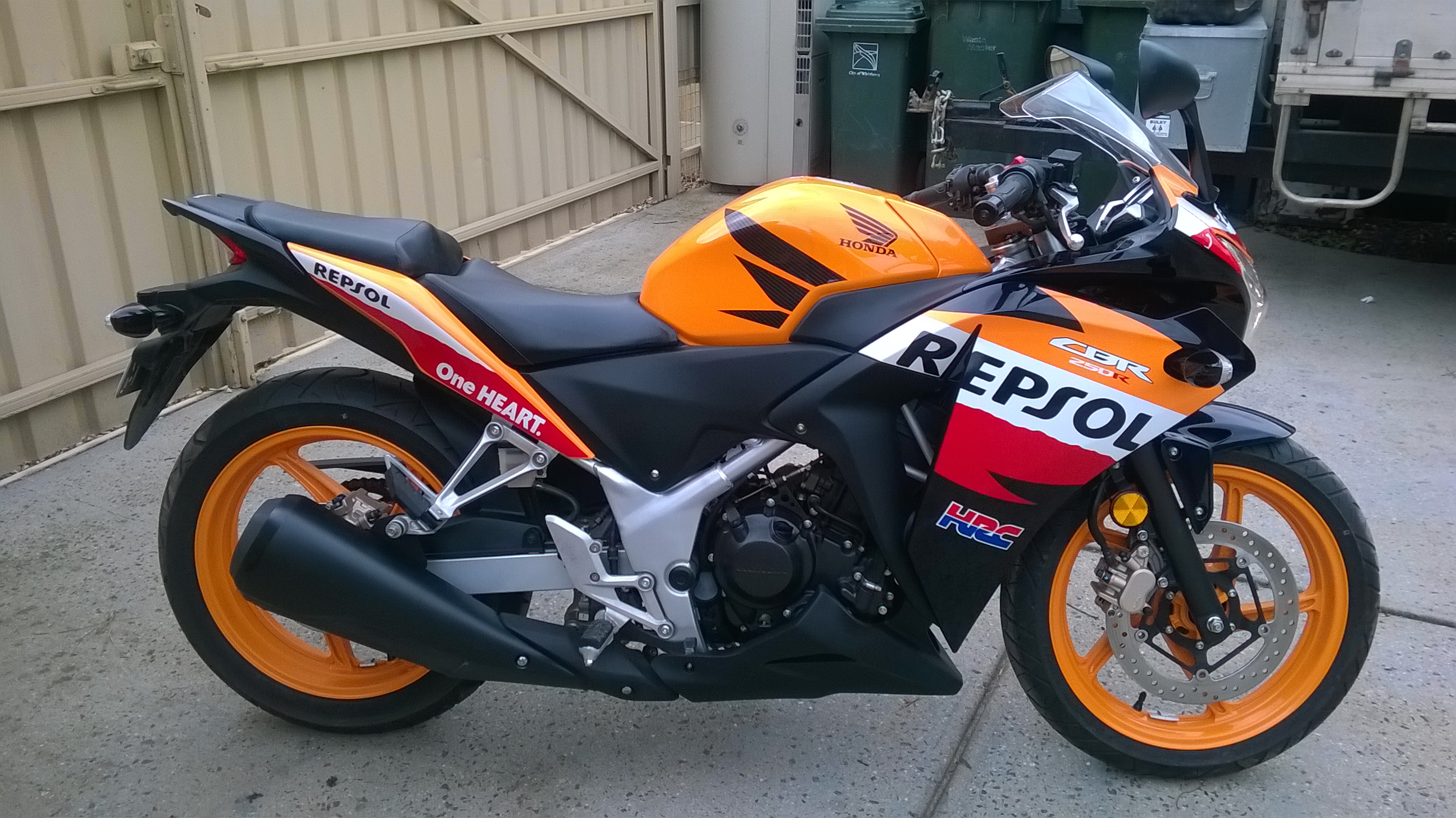 2016 HONDA CBR250R REPSOL - JBW5057657 - JUST BIKES