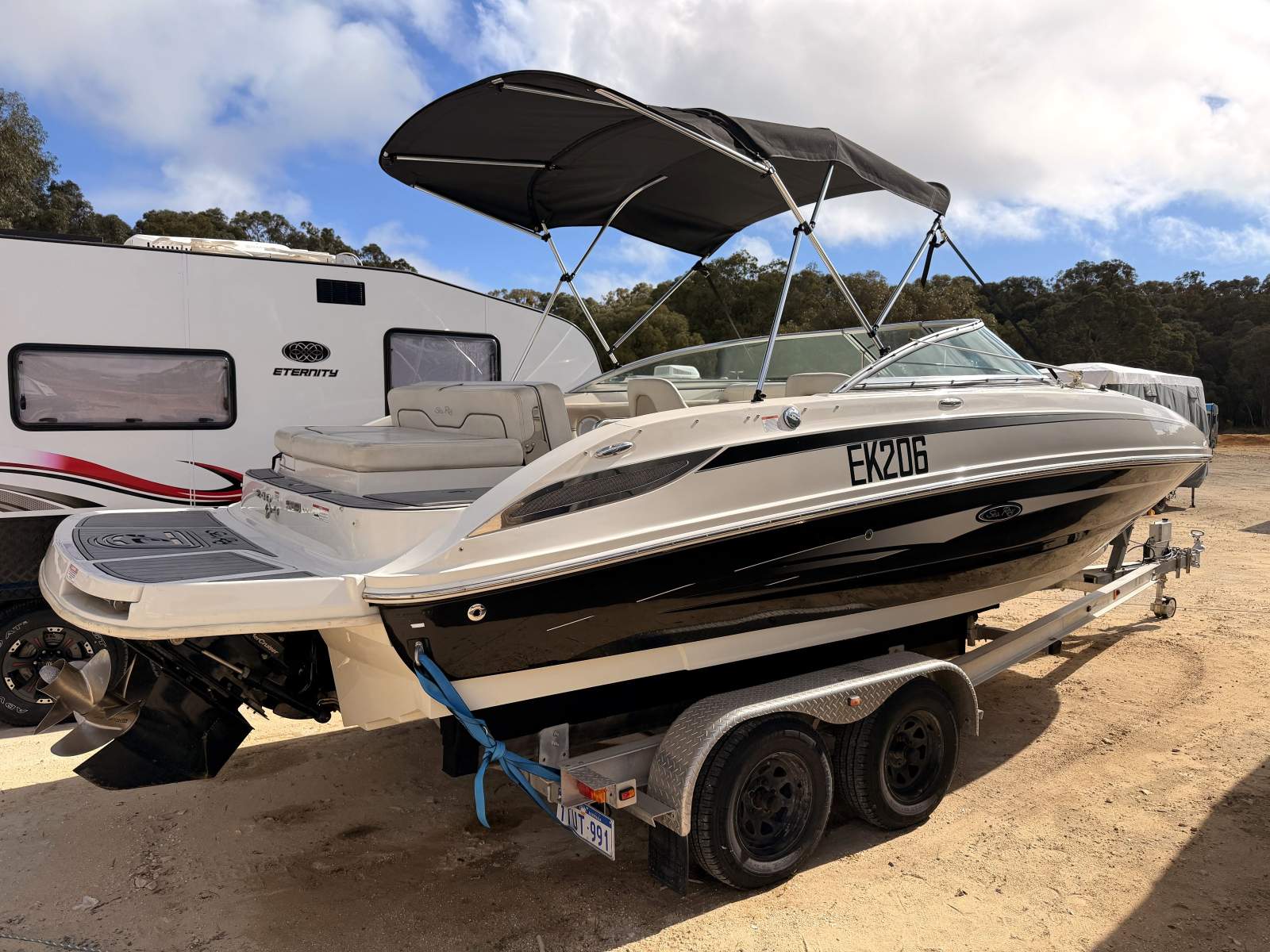 2010 sea ray 240 sundeck bowrider