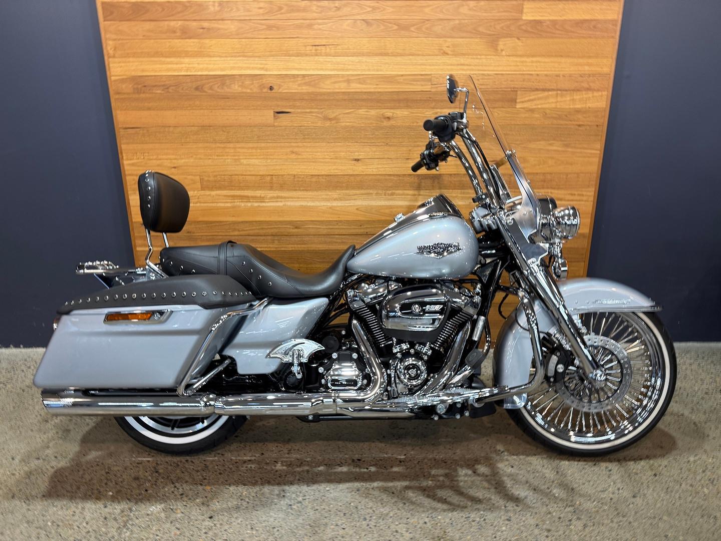 2019 harley-davidson flhr road king cruiser