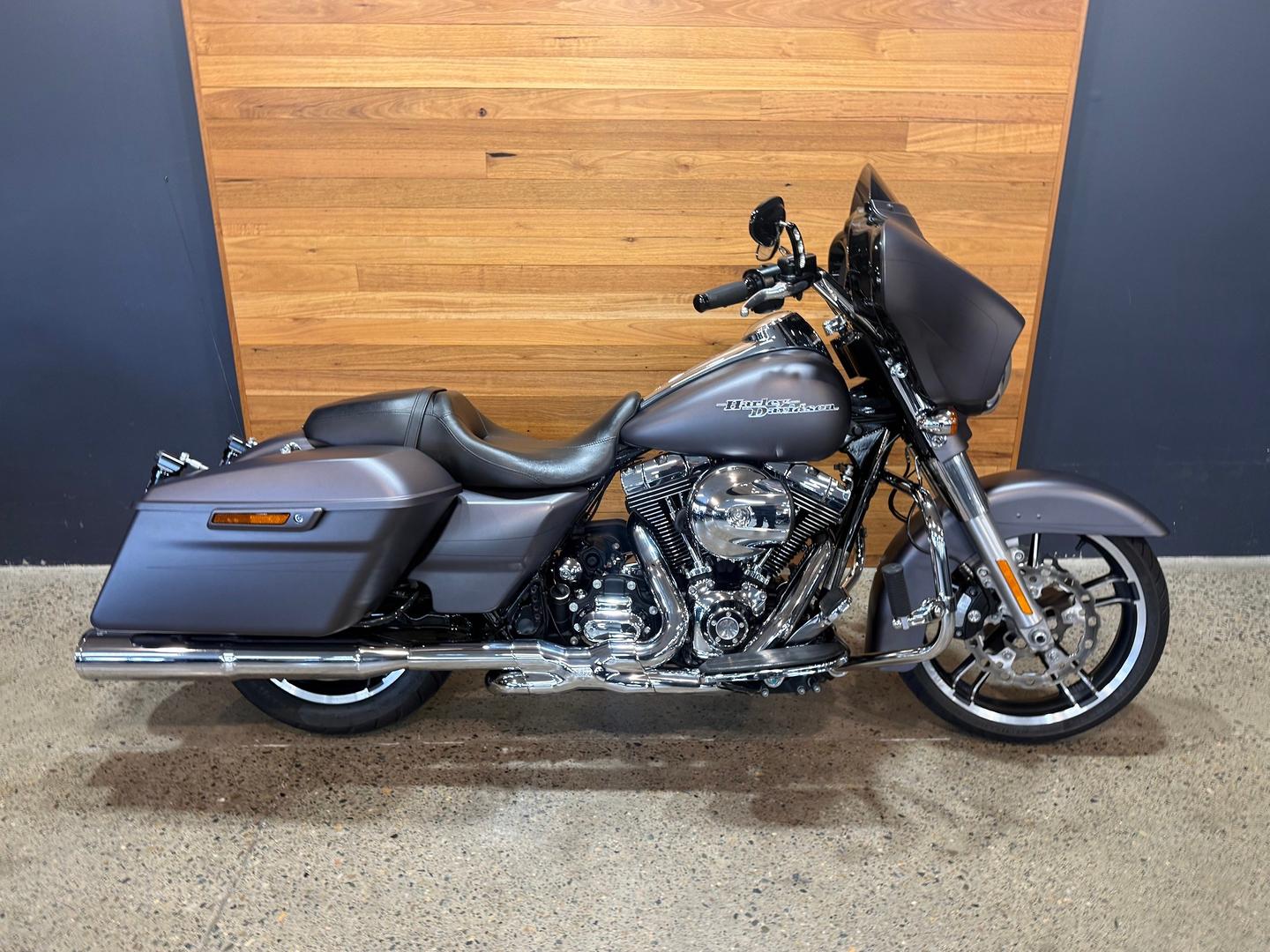 2016 harley-davidson flhxs street glide special cruiser