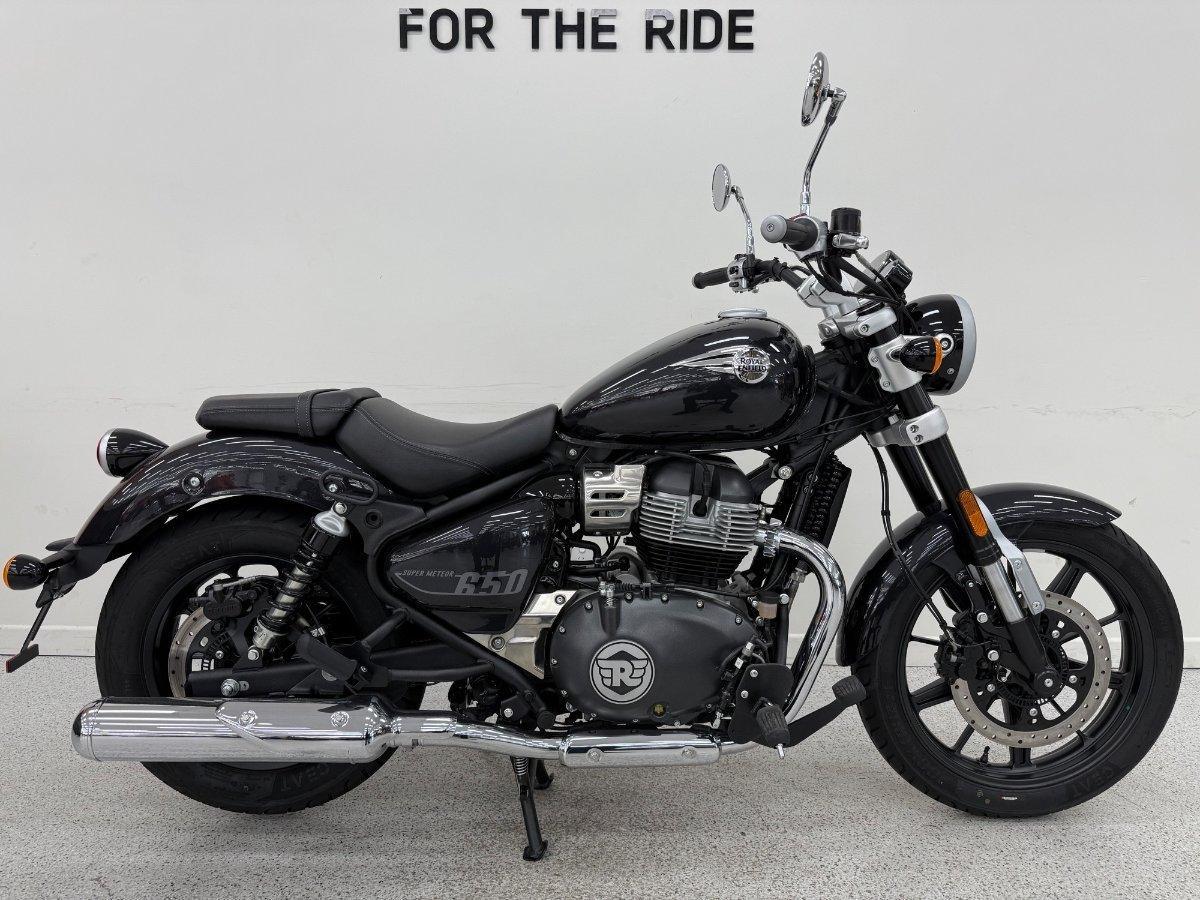 2026 royal enfield super meteor 650 road