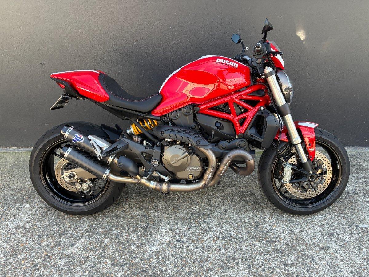 2017 ducati monster 821 road