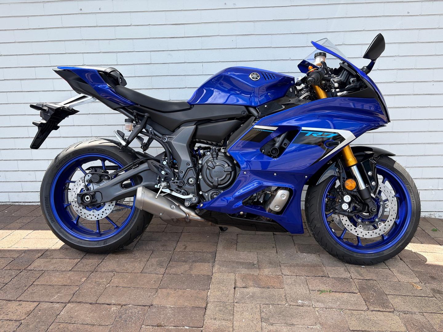 2025 yamaha yzf-r7la sports
