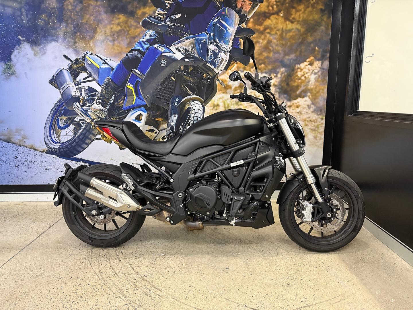 2023 benelli 502c road