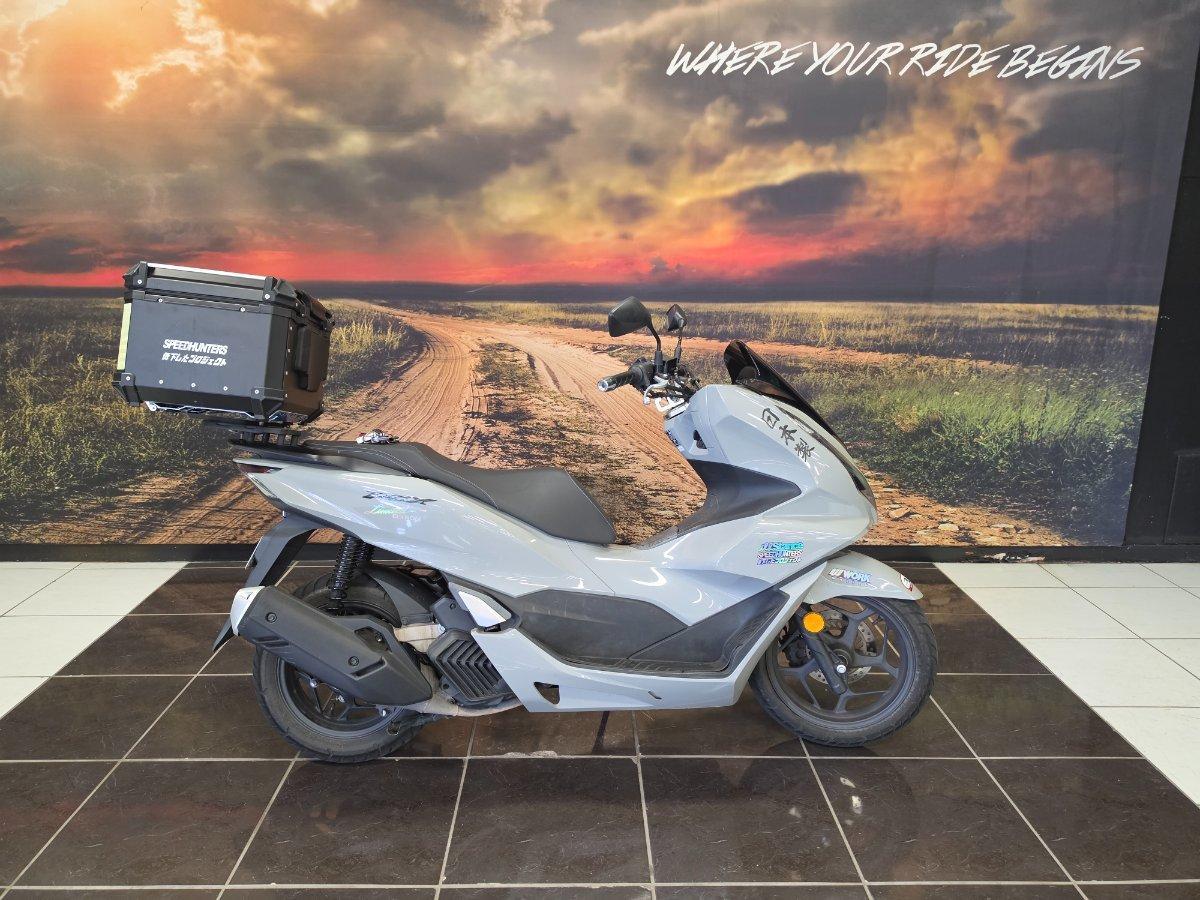 2024 honda pcx125 scooter