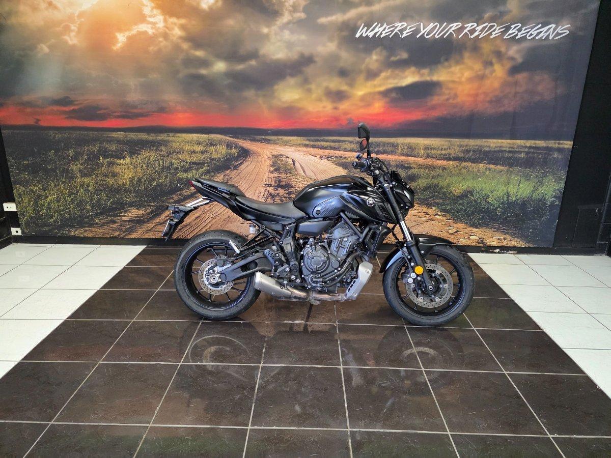 2025 yamaha mt-07 la (abs) road