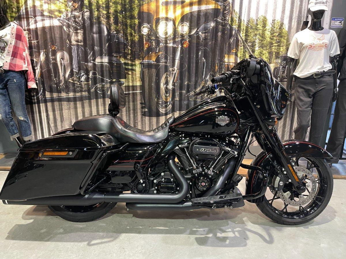 2023 harley-davidson flhxs street glide special cruiser