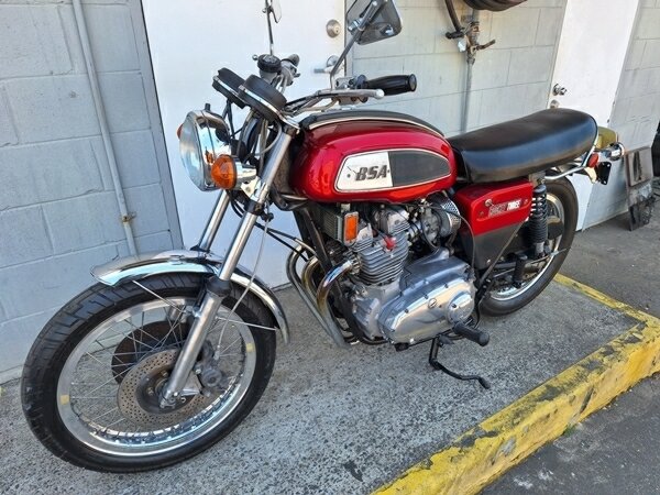 1972 bsa a75r rocket three road