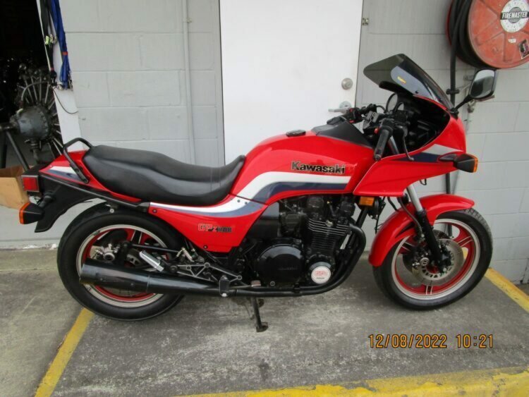 1982 kawasaki gpz1100 road