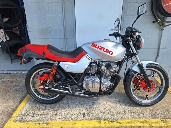 1990 suzuki gs550 katana road
