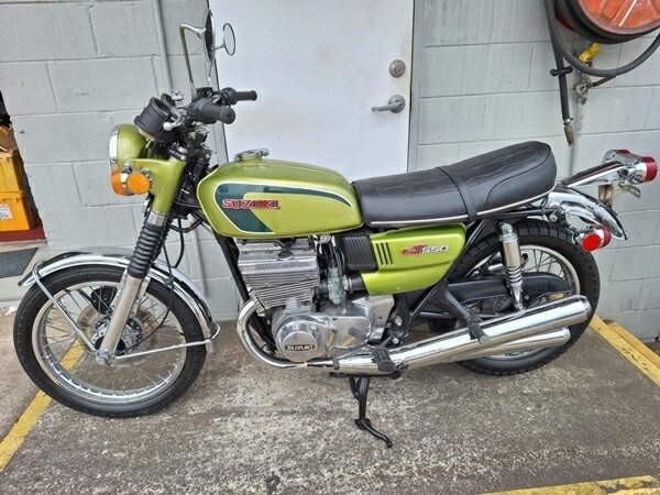 1972 suzuki gt550 road