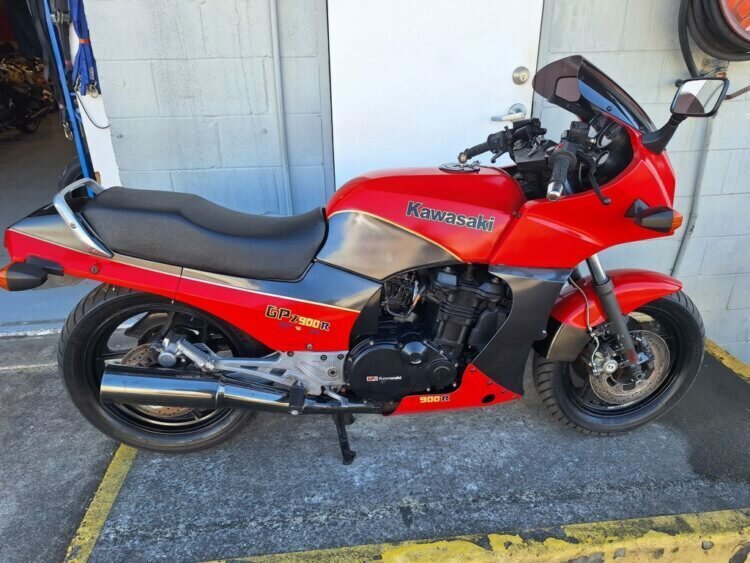 1984 kawasaki gpz900r (zx900) road