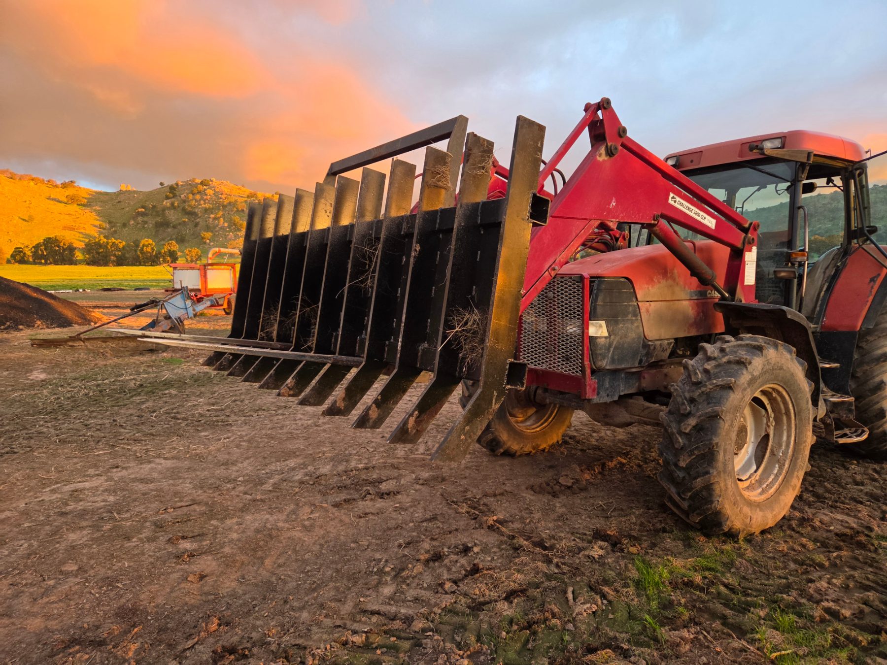(13587) new 2.5m stick rake