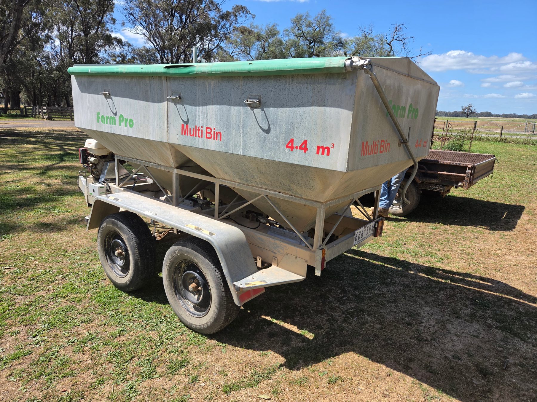 2012 farm pro 4.4 twin grouper trailer