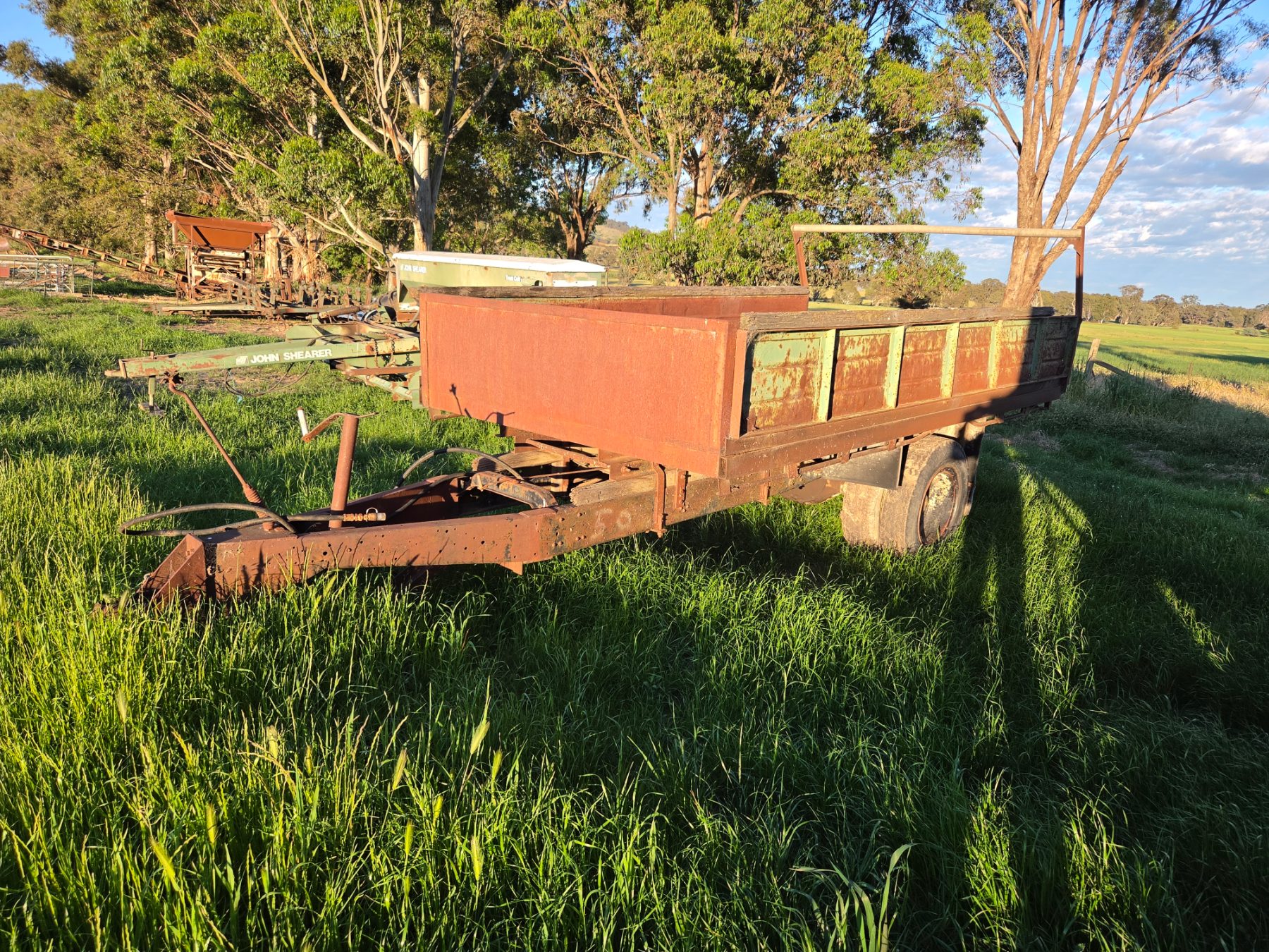 farm hyd tipping trailer