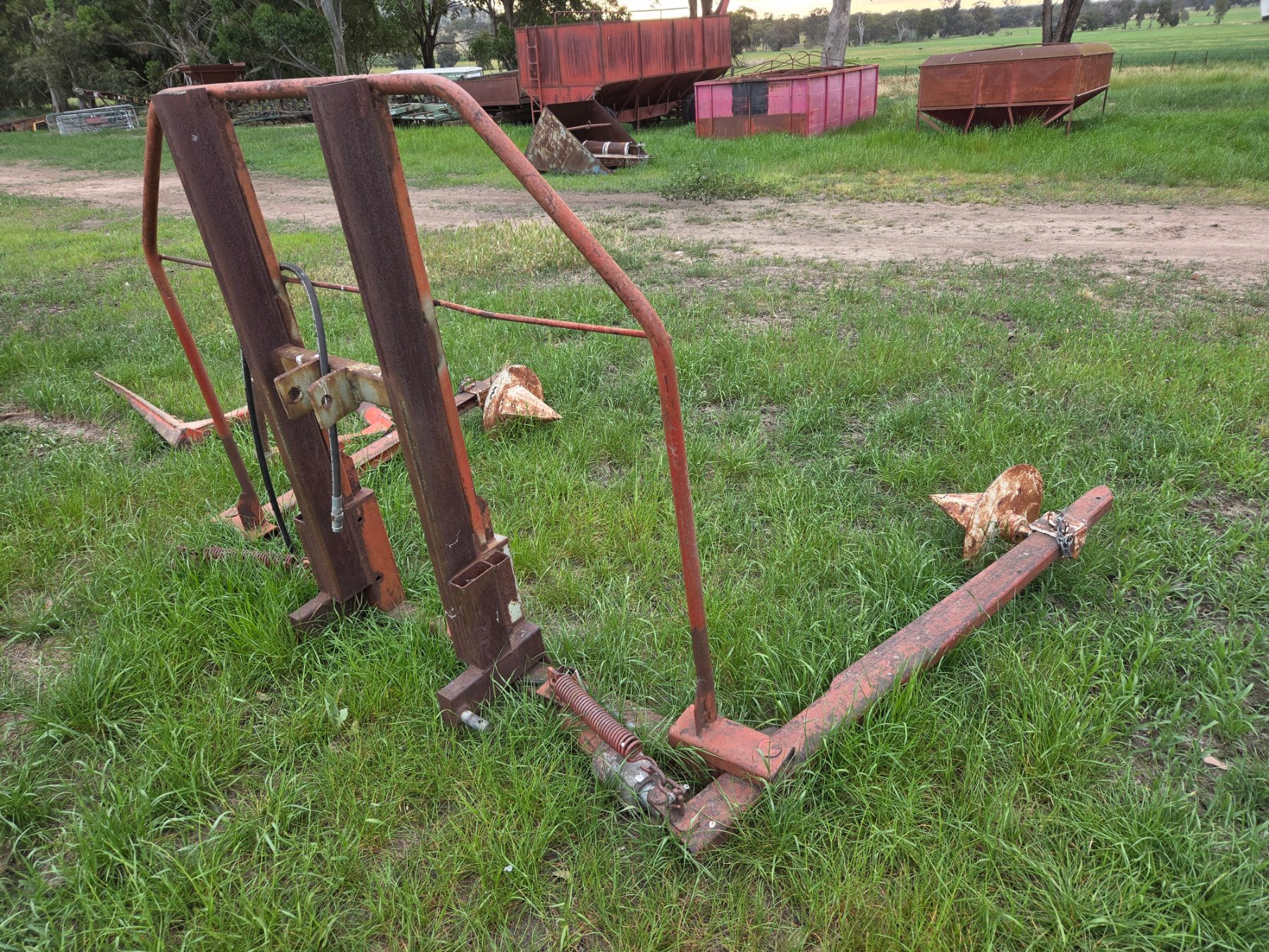 hay roll-out grab - 3pl