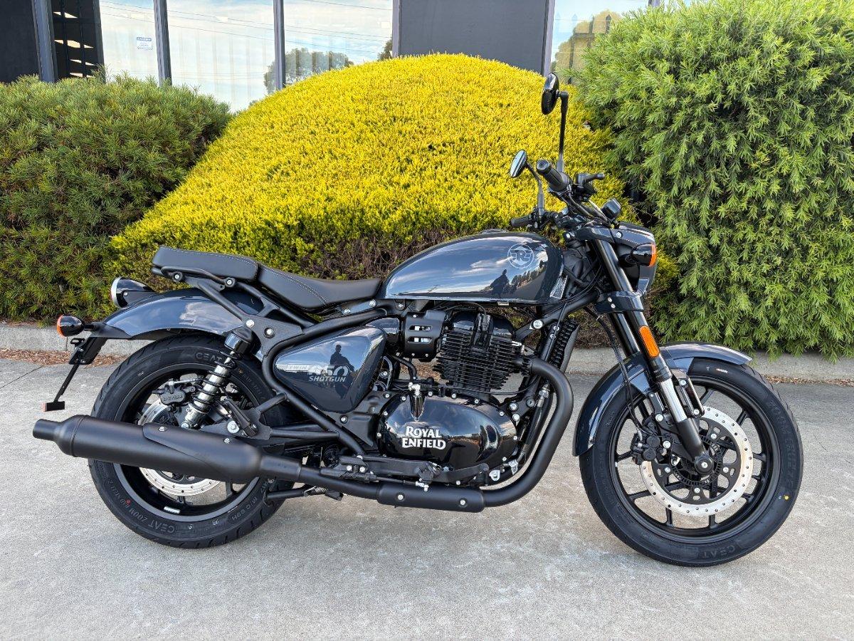 2026 royal enfield shotgun 650 road