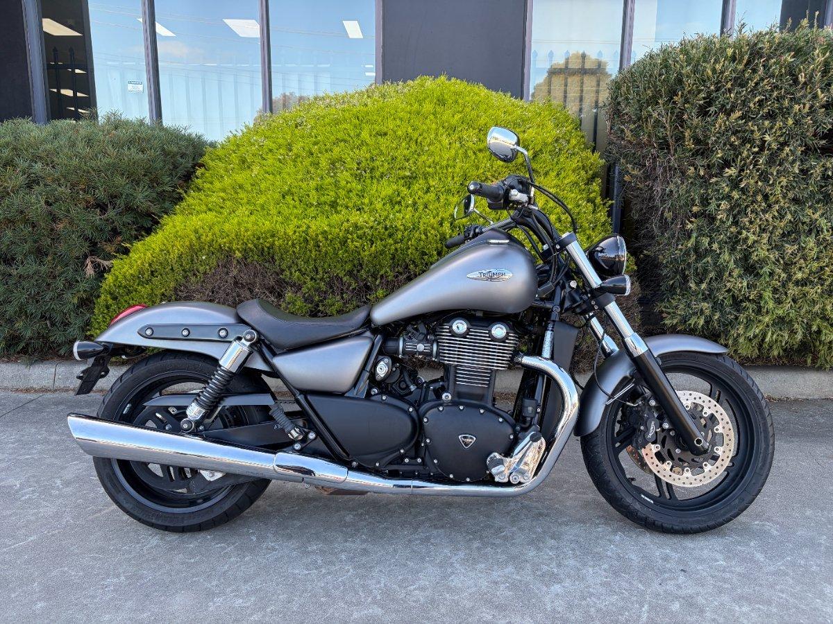 2015 triumph thunderbird storm (abs) cruiser