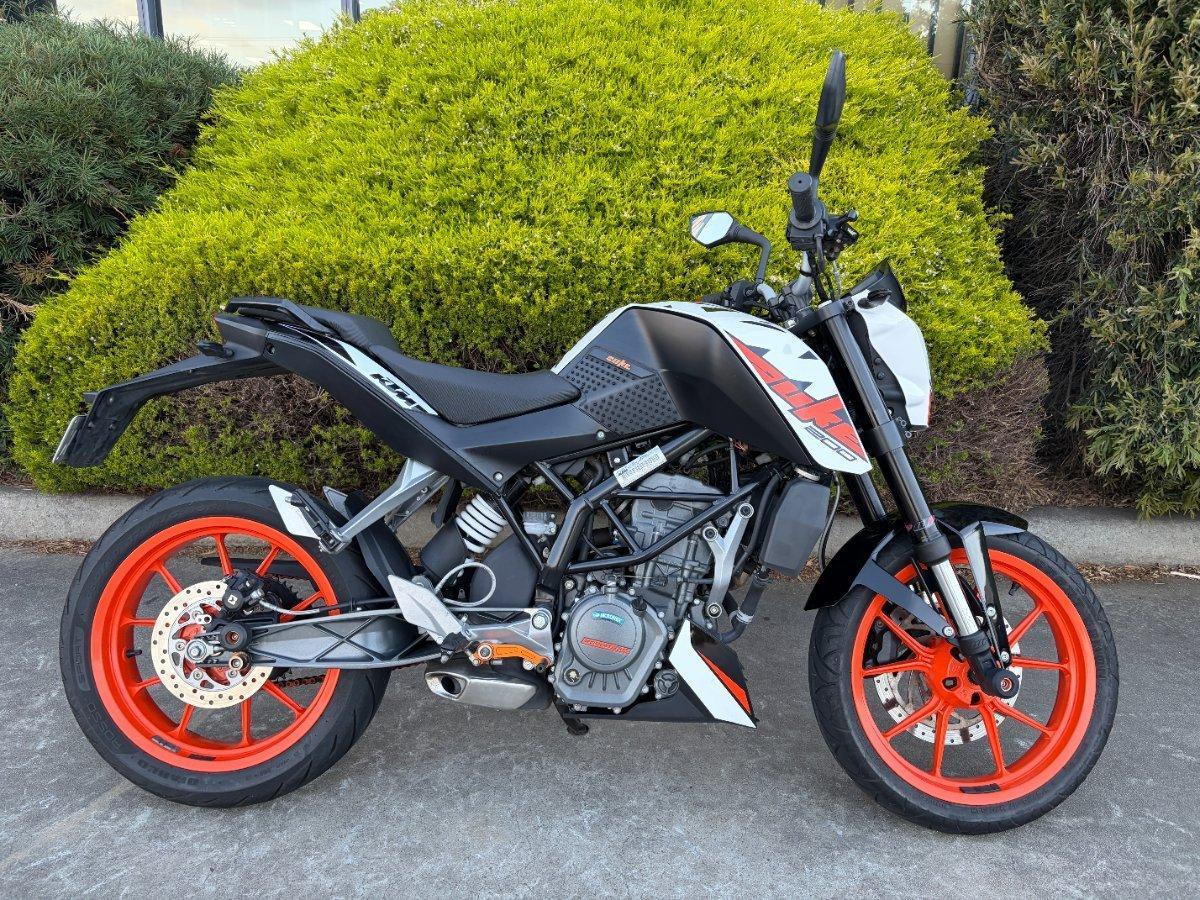 2019 ktm 200 duke road