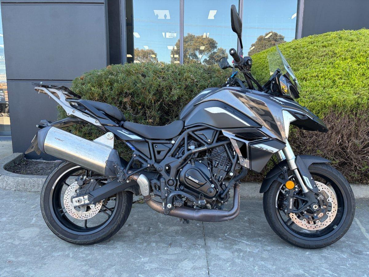 2024 benelli trk 702x road