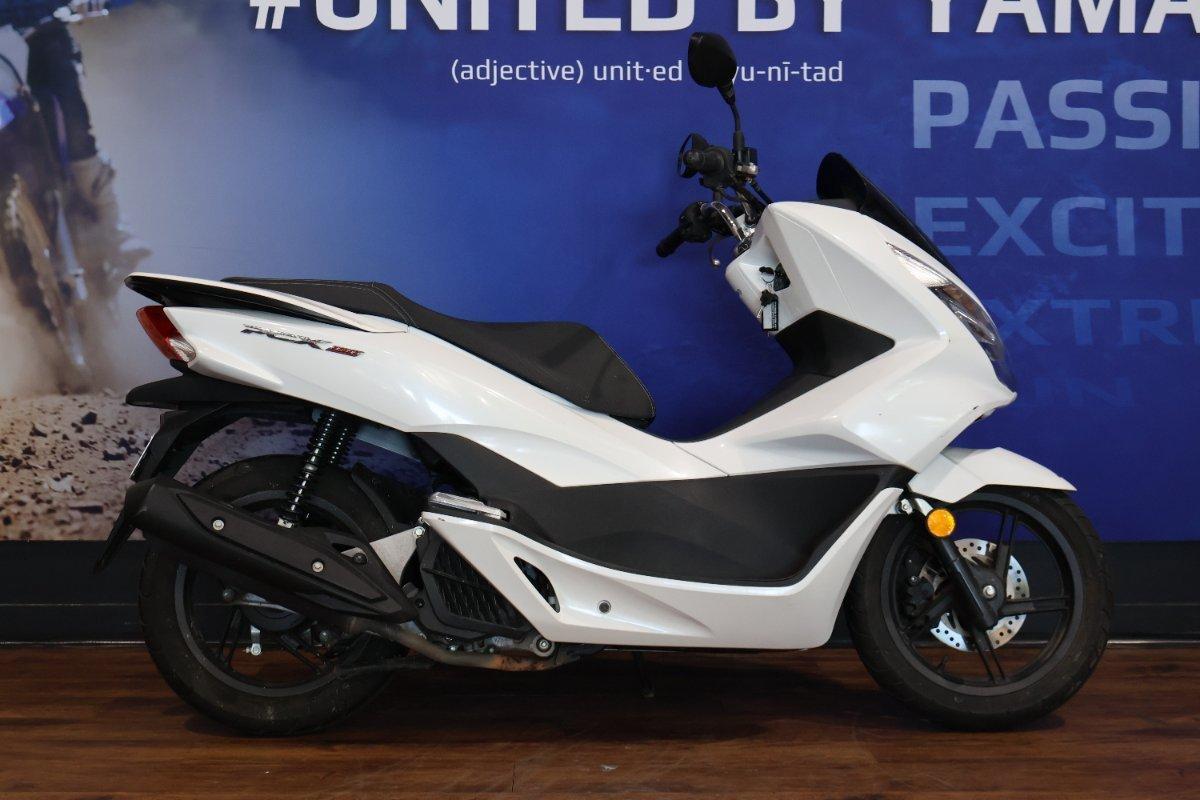 2019 honda pcx150 scooter