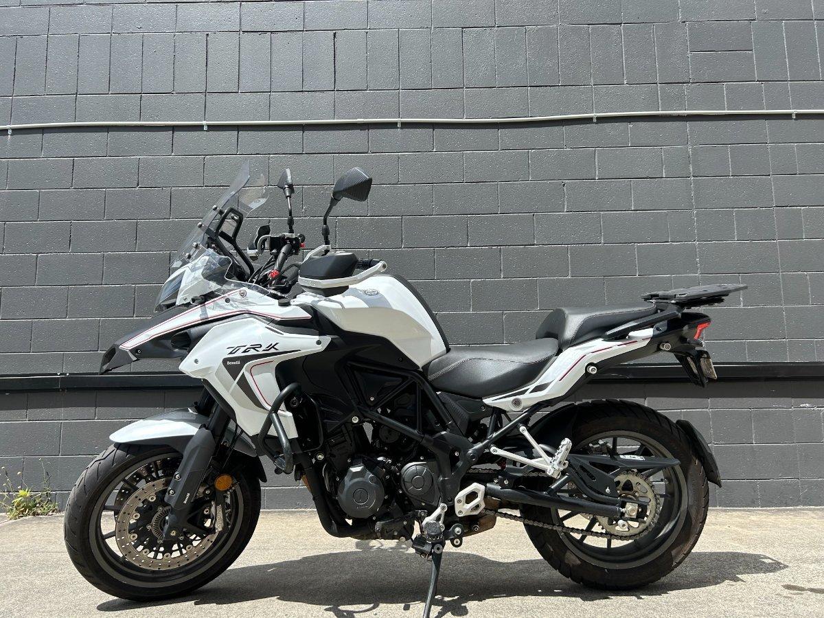 2021 benelli trk 502 (abs) road