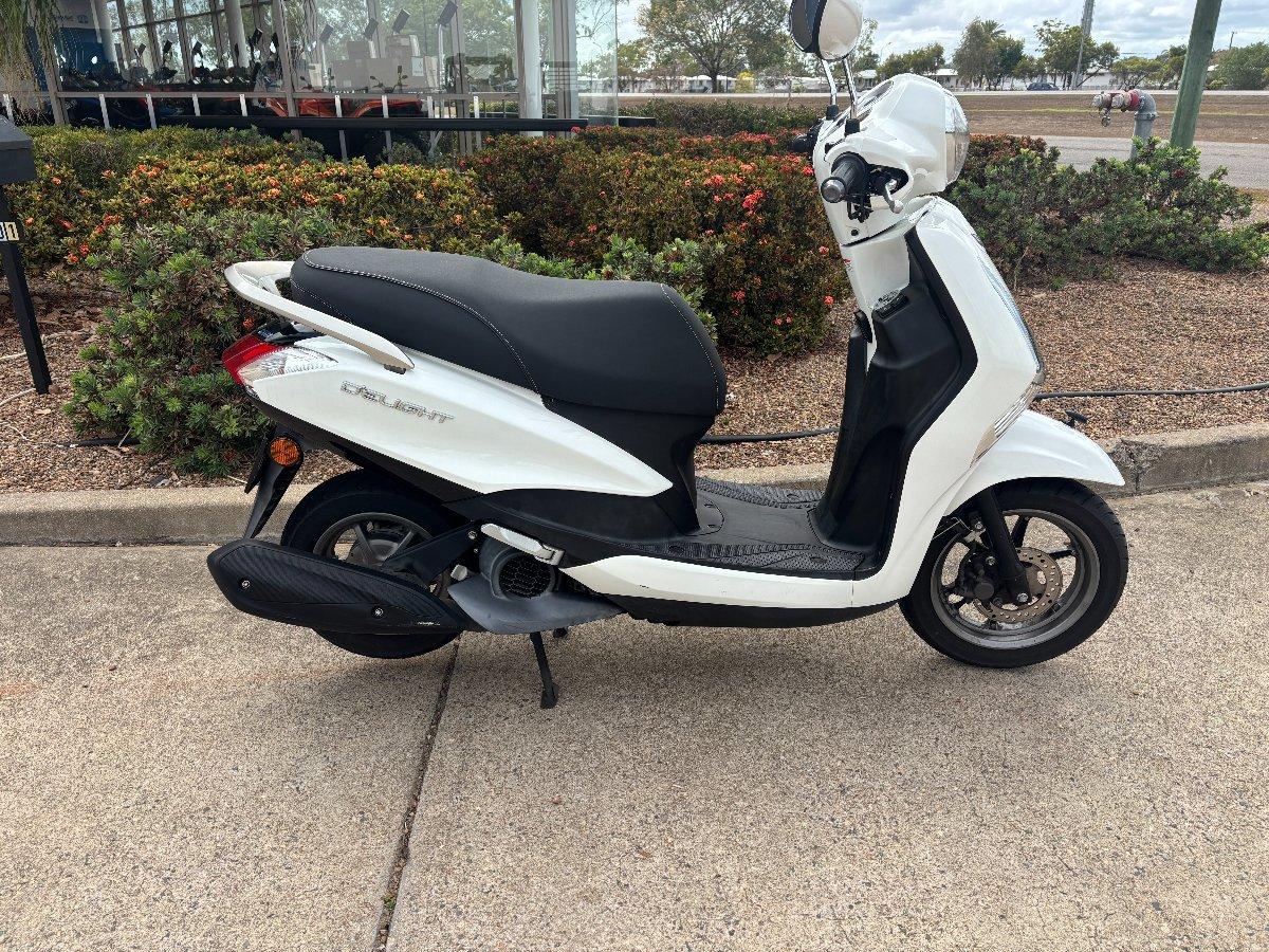 2024 yamaha d'elight 125 scooter