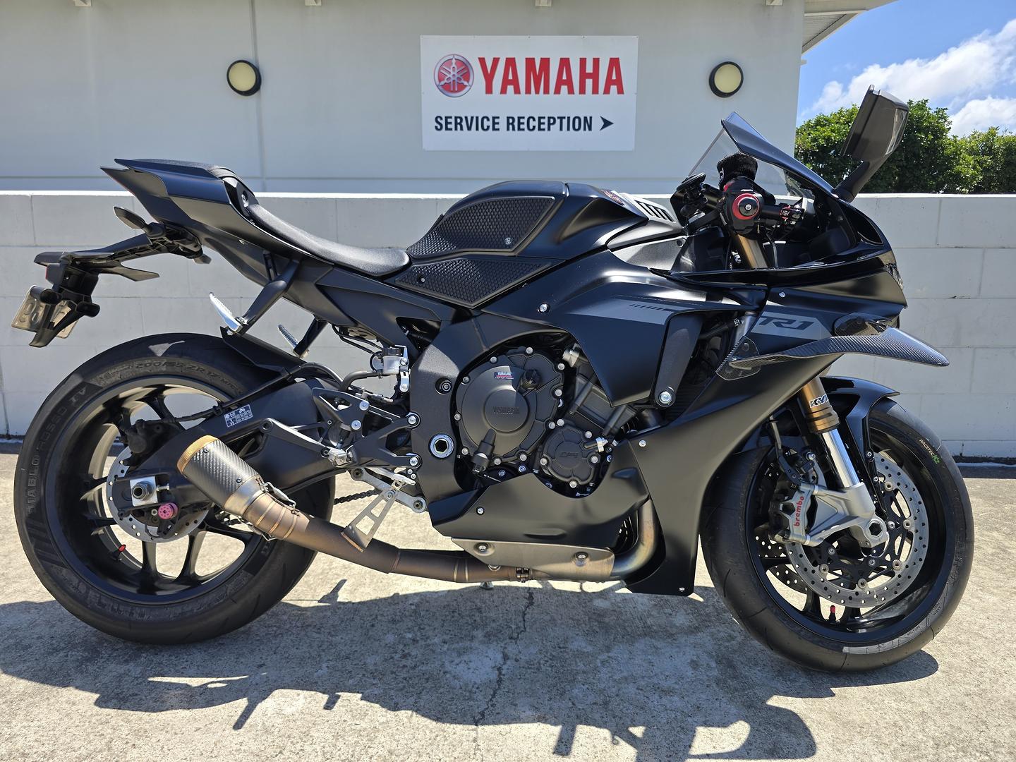 2025 yamaha yzf-r1 sports