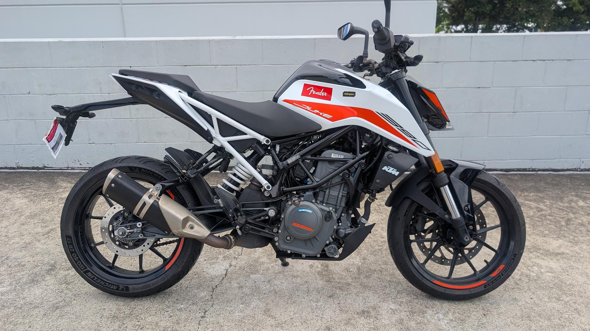 2022 ktm 390 duke road