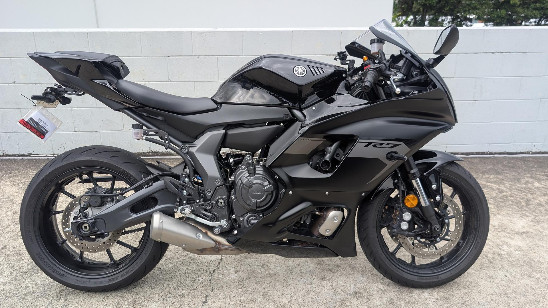 2025 yamaha yzf-r7la sports