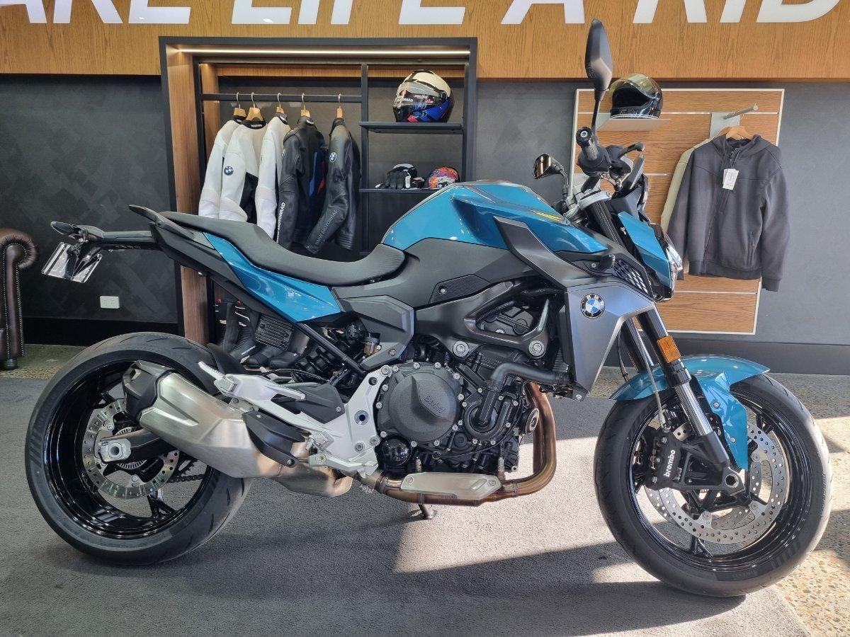 2026 bmw f 900 r road