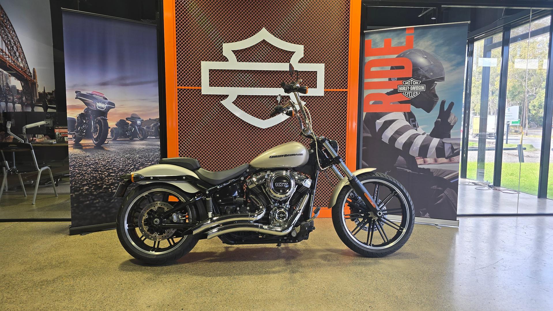 2018 harley-davidson fxbr breakout cruiser